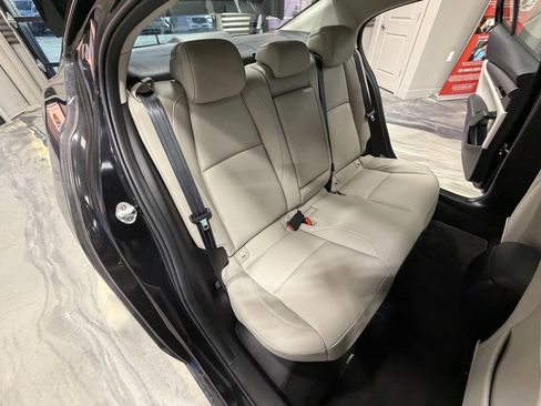 Used 2022 MAZDA MAZDA3 s image 6