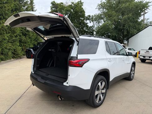 Used 2023 Chevrolet Traverse LT w/ LT Premium Package AWD/4WD image 33