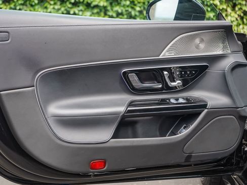 Used 2022 Mercedes-Benz SL 55 AMG 4MATIC image 20
