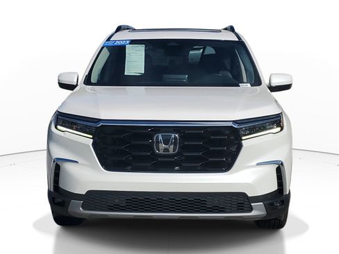 Used 2023 Honda Pilot Touring image 2