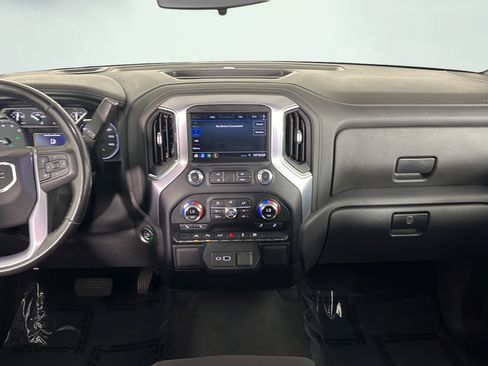 Used 2022 GMC Sierra 1500 SLE w/ Driver Alert Package II AWD/4WD image 17