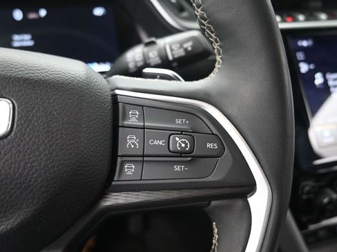 Used 2024 Jeep Grand Cherokee L Laredo AWD/4WD image 35