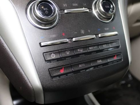 Used 2019 Lincoln MKC Premiere FWD image 15