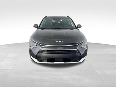 Certified 2025 Kia Niro EX image 3