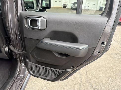Used 2022 Jeep Wrangler Unlimited Rubicon 4xe w/ Steel Bumper Group AWD/4WD image 17
