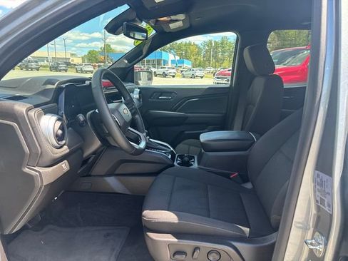 Used 2025 Chevrolet Colorado LT AWD/4WD image 11