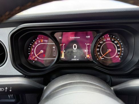 Used 2024 Jeep Gladiator Sport image 21