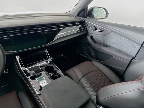 New 2025 Audi RS Q8 performance image 25