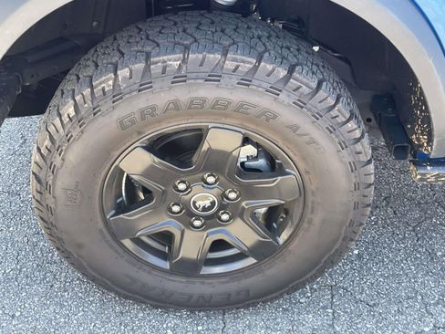 Certified 2024 Ford Bronco Black Diamond image 11