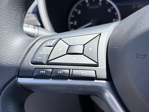 Used 2025 Nissan Altima 2.5 SV FWD image 13