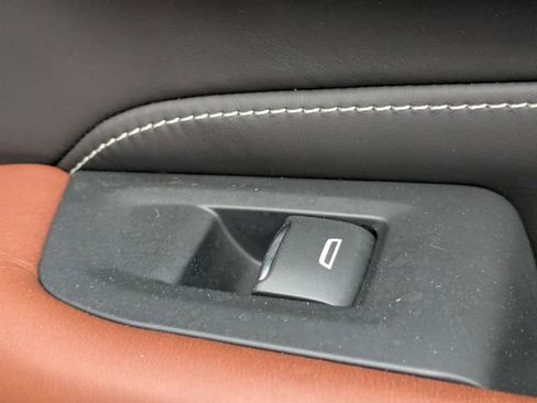 Used 2023 GMC Yukon Denali Ultimate image 41