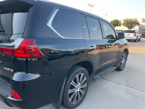 Used 2021 Lexus LX 570 4WD w/ Luxury Package image 6