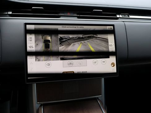 Certified 2025 Land Rover Range Rover Autobiography AWD/4WD image 27