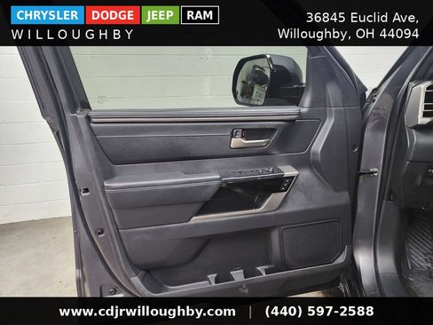 Used 2025 Toyota Tundra Limited AWD/4WD image 11
