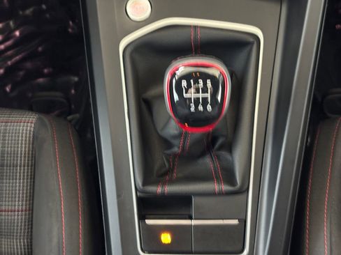 Used 2022 Volkswagen GTI S image 17