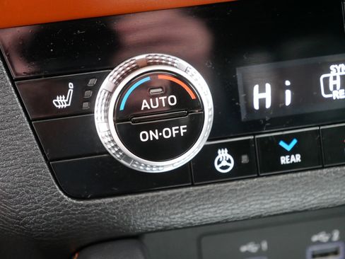 Used 2023 Mitsubishi Outlander SEL image 33