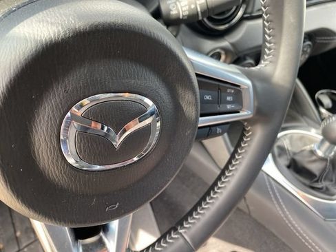 Used 2025 MAZDA MX-5 Miata RF Club RWD image 21