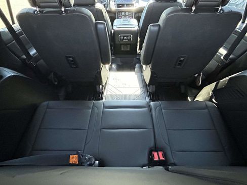 Used 2022 Chevrolet Tahoe Z71 AWD/4WD image 16