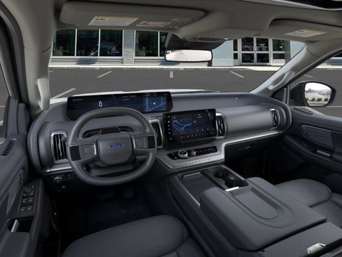 New 2026 Ford Expedition Platinum w/ Driver's Package AWD/4WD image 9