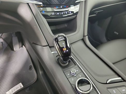 Certified 2025 Cadillac XT6 Premium Luxury w/ Technology Package FWD image 30