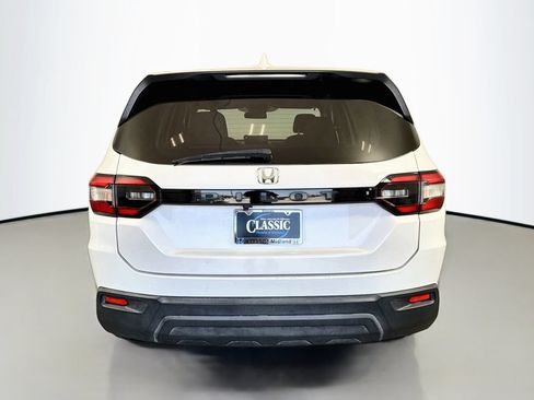 Used 2023 Honda Pilot LX image 6