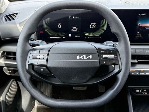 Used 2025 Kia K4 LXS image 18