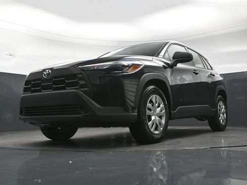 Used 2026 Toyota Corolla Cross L FWD image 28
