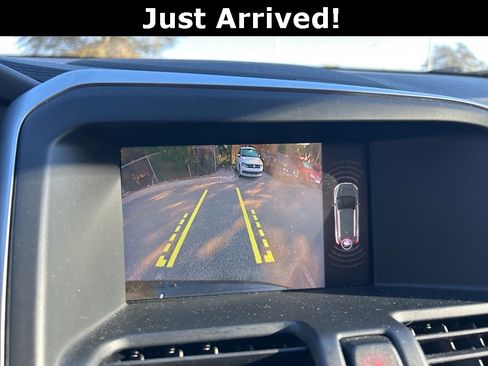 Used 2017 Volvo XC60 T5 Dynamic w/ Advanced Package image 25