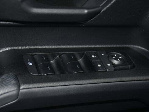 Used 2025 Toyota 4Runner SR5 AWD/4WD image 10