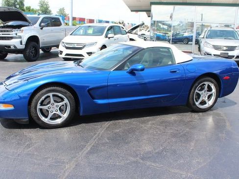 Used 2002 Chevrolet Corvette Convertible w/ Preferred Equipment Group2 RWD image 19