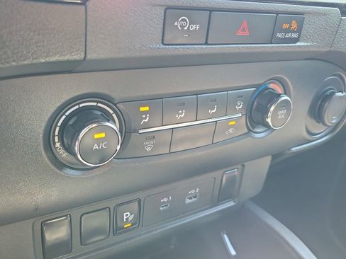 Certified 2023 Nissan Frontier SV w/ Midnight Edition Package image 28