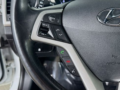 Used 2017 Hyundai Veloster Value Edition image 14