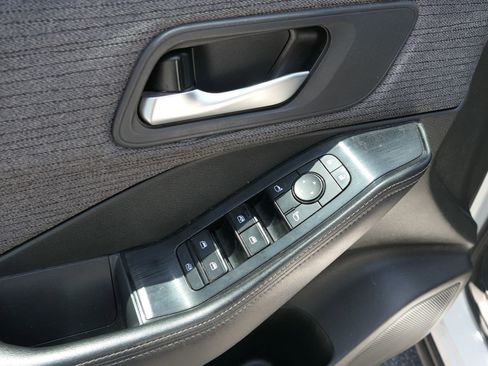 Used 2023 Nissan Rogue SV FWD image 14