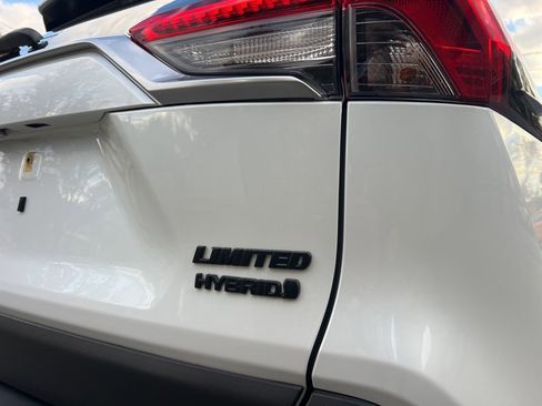 Used 2023 Toyota RAV4 Limited image 9