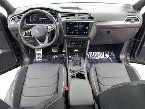 Certified 2024 Volkswagen Tiguan SEL R-Line image 9