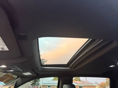 Used 2021 GMC Sierra 1500 AT4 w/ AT4 Premium Package image 4