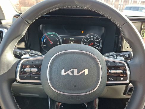 Used 2023 Kia Sorento EX image 16