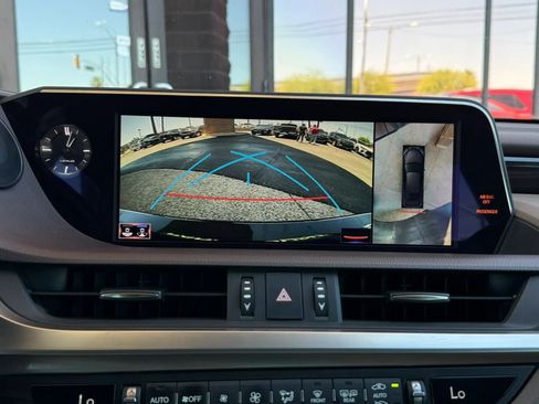 Used 2021 Lexus ES 300h Ultra Luxury w/ Accessory Package 2 FWD image 57