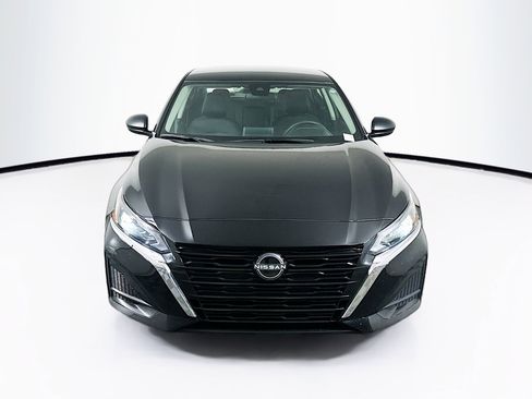 Used 2025 Nissan Altima 2.5 SV image 2