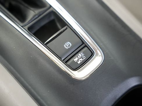 Used 2018 Honda HR-V LX image 26