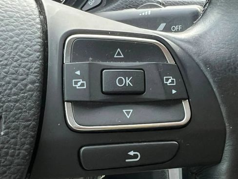 Used 2012 Volkswagen Passat TDI SE FWD image 35