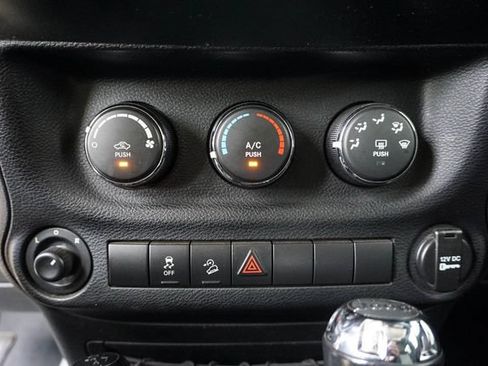 Used 2013 Jeep Wrangler Sport AWD/4WD image 18