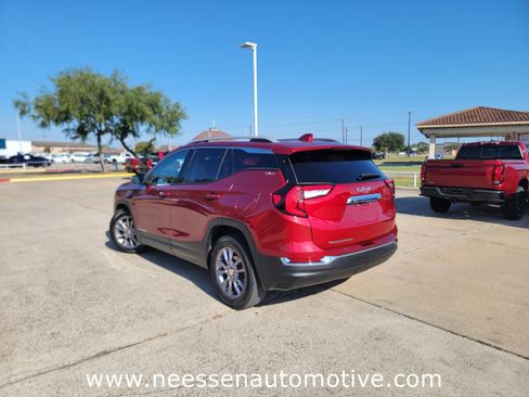 Used 2024 GMC Terrain SLT w/ Infotainment Package II image 5