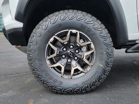 New 2026 Chevrolet Colorado ZR2 AWD/4WD image 10