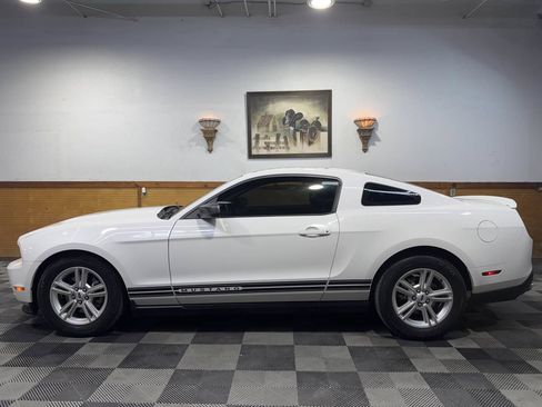 Used 2012 Ford Mustang Coupe RWD image 2