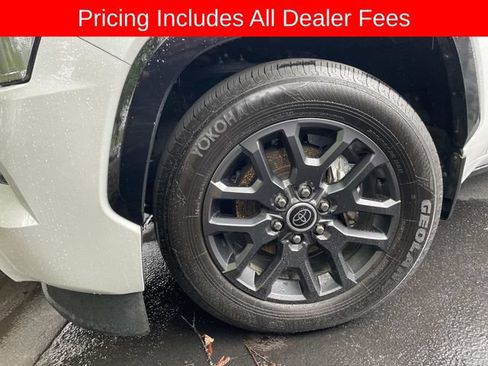 Used 2023 Toyota Sequoia Platinum AWD/4WD image 2