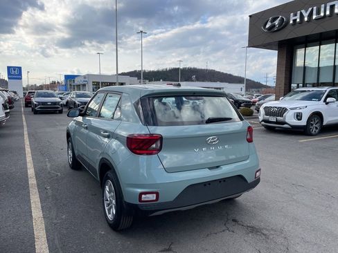 New 2026 Hyundai Venue SE image 5