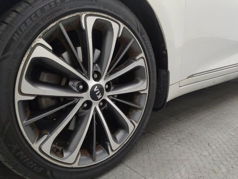 Used 2019 Kia Cadenza Technology image 31