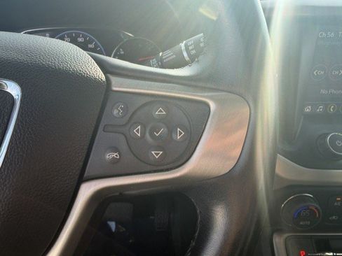 Used 2022 GMC Acadia Denali w/ Trailering Package AWD/4WD image 18