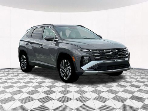 New 2025 Hyundai Tucson Limited image 17
